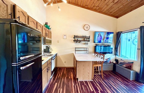 Osage Beach Condo | Lake of the Ozarks Stunner! Boat Slip Available to rent! Renovated with king bed