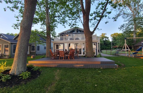 Bremen House | Lake Of The Woods Sunset Shore - Notre Dame, Sunset Shore