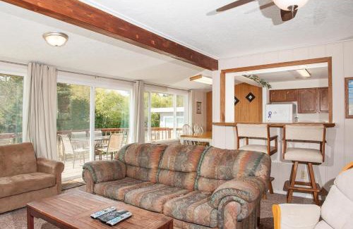 Neotsu House | Lake Point Hideaway