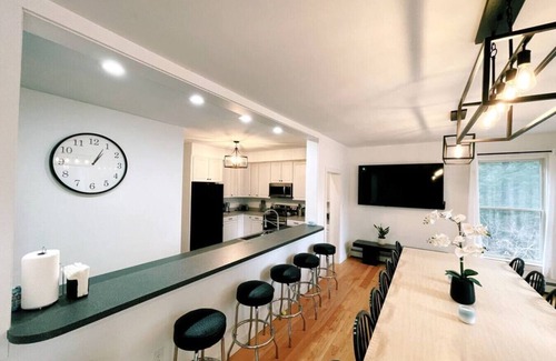 Wilmington House | Lake Raponda-152, with Hot Tub