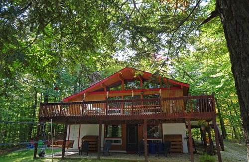 Ludlow Ski Chalet | Lake Rescue Chalet - 6-Bedroom Ski House with Hot Tub