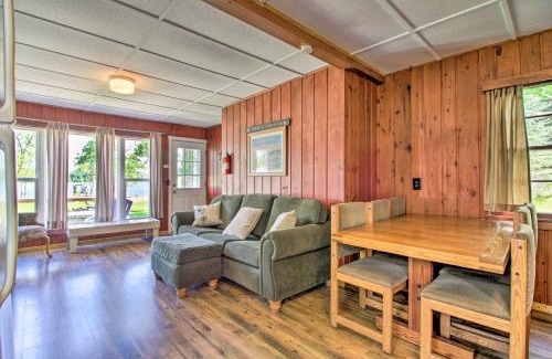 Dent House | Lake Retreat with Dock, Deck and BBQ, BYO Boat!