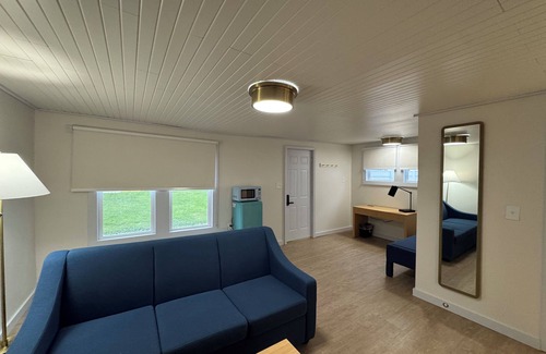 Geneva-on-the-Lake Cottage | Lake Shore Cottage