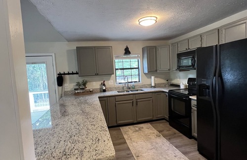 Milledgeville House | Lake Sinclair Getaway- Lakefront with Dock