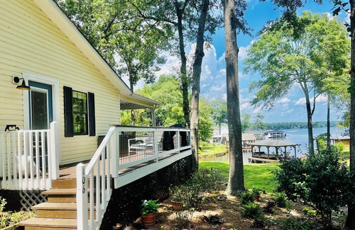 Milledgeville House | Lake Sinclair Getaway- Lakefront with Dock