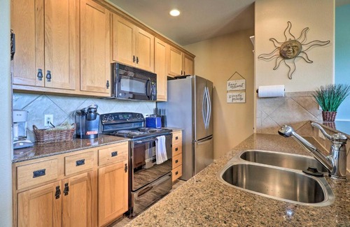Jonestown Apartment | Lake Travis Condo with Resort Amenity Access!