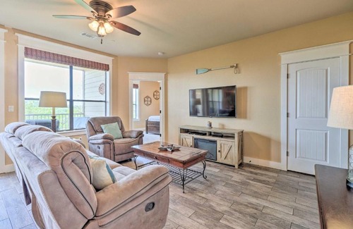 Jonestown Apartment | Lake Travis Condo with Resort Amenity Access!