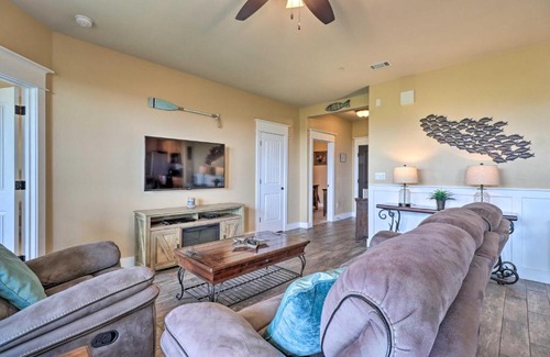 Jonestown Apartment | Lake Travis Condo with Resort Amenity Access!