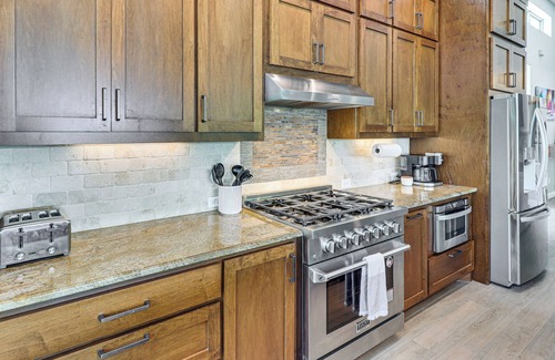 Leander House | Lake Travis House w/Private Dock, Pool & Hot Tub!
