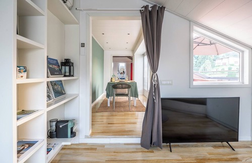 Dagnente Apartment | Lake view attic