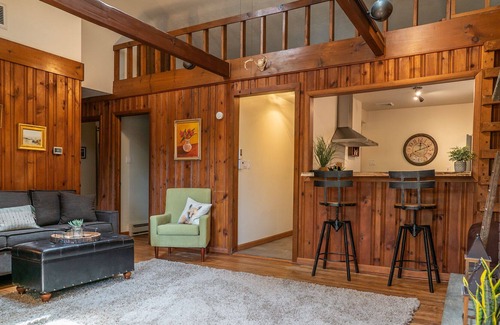 Lake Harmony Cottage | Lake view cottage between Big Boulder & Jack Frost. Linens included