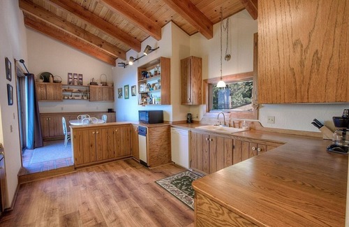 Glenbrook House | Lake View Glen 4 Bedroom Home by RedAwning