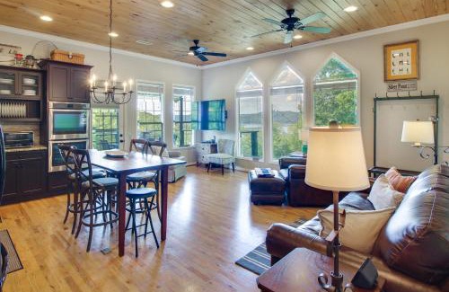 Silver Point House | Lake View Home in Silver Point Walk to Marina