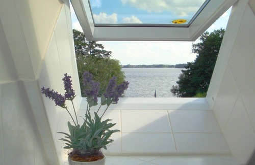 Klein Wittensee Apartment | Lake view, lake access, 3 *, W-Lan, ostseenah, sauna, garden, quiet, modern