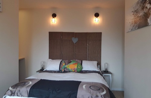 Saint-Plantaire Cabin | Lake view Lodge chambon Eguzon Beautiful Lake Views