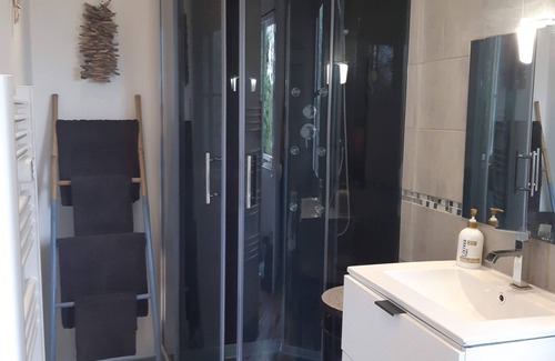 Saint-Plantaire Cabin | Lake view Lodge chambon Eguzon Beautiful Lake Views