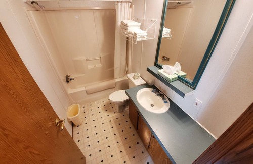 Cooperstown - Otsego Lake Hotel | Lake View Motel