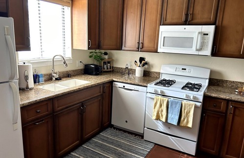 Park Palms Condo | Lake view, steps to the pool, resort in Palm Desert.