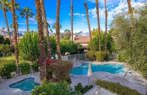 Park Palms Condo | Lake view, steps to the pool, resort in Palm Desert.