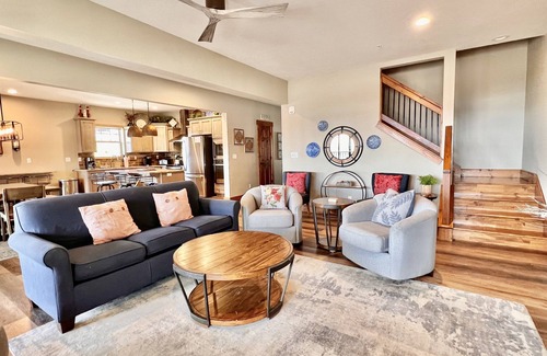 Table Rock House | Lake Views, Hot Tub, Cmty Indoor&Outdoor Pools