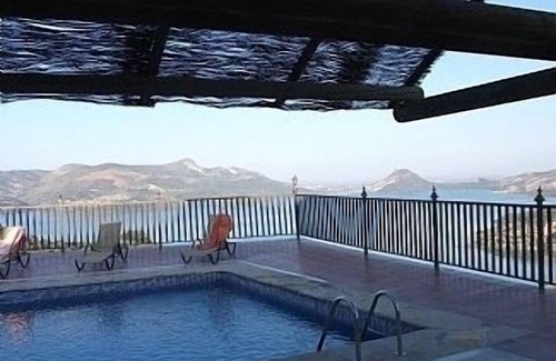 Iznajar Villa | Lake Villa House is a Very Beautiful Villa in Front of the Lake of Iznájar