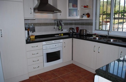 Vinuela Villa | Lake Vinuela peaceful holiday in beautiful surroundings