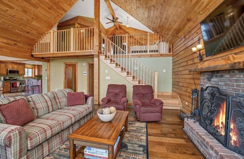 Moultonborough Cabin | Lake Winnipesaukee, Suissevale Modern Cabin