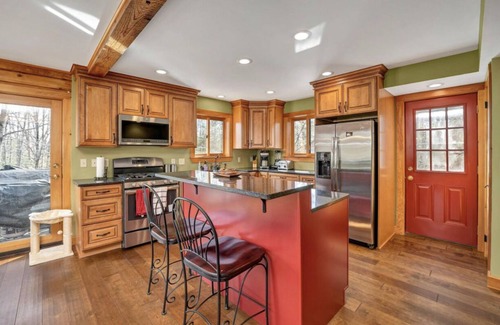 Moultonborough Cabin | Lake Winnipesaukee, Suissevale Modern Cabin