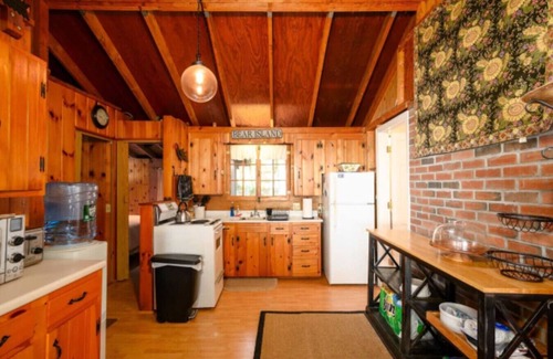 Meredith Resort | Lake Winnipesaukee Island Cabin