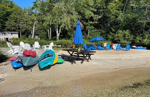 Meredith House | Lake Winnipesaukee - Meredith Lakefront Cottage