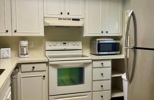North Shore House | Lakefront! 2-bedroom townhome at Smith Mountain Lake