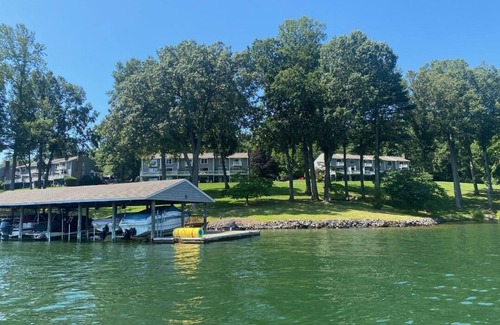 North Shore House | Lakefront! 2-bedroom townhome at Smith Mountain Lake