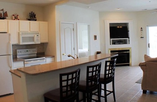 Lake Ozark Condo | Lakefront 3 bed 2 bath condo with 3 pools and elevator
