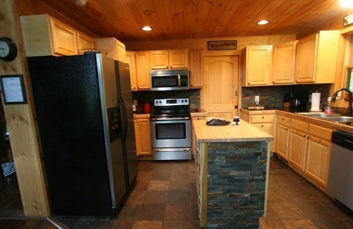 Robbinsville Cabin | Lakefront 3-bedroom cabin on Fontana Lake with stunning views and a private dock