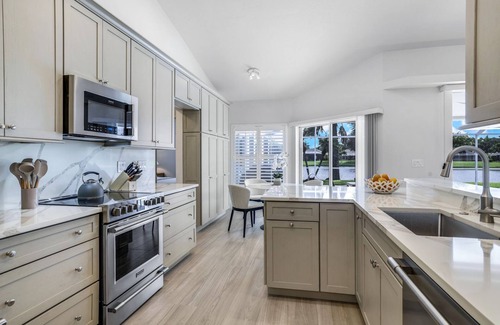 Central Naples House | Lakefront 3-bedroom pool house in Briarwood. Morning sunrise!