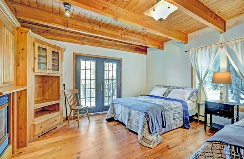 Algonquin Highlands Ski Chalet | Lakefront, 4000sq/f, Gym, Beach, Hot Tub, Sauna