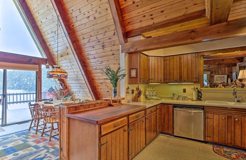 Bolton Landing Cabin | Lakefront Bolton ‘Alderbrook Chalet’ w/ Fire Pit!