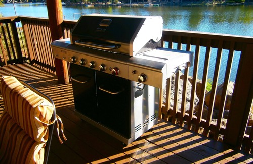 Pinetop-Lakeside Cabin | LAKEFRONT CABIN ON RAINBOW LAKE with 5 Boats, 3 Kayaks, a Canoe and a 36 ft Pier