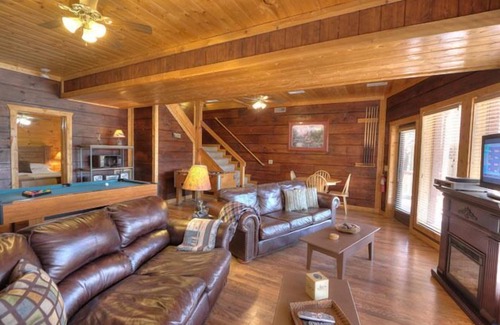 Gatlinburg - Pigeon Forge Cabin | Lakefront Cabin with Outdoor Pool, Close to Pigeon Forge.