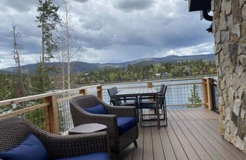 Grand Lake Cabin | Lakefront Cabin with Mountain Views