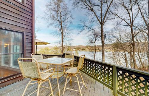 Pulaski House | Lakefront Chateau