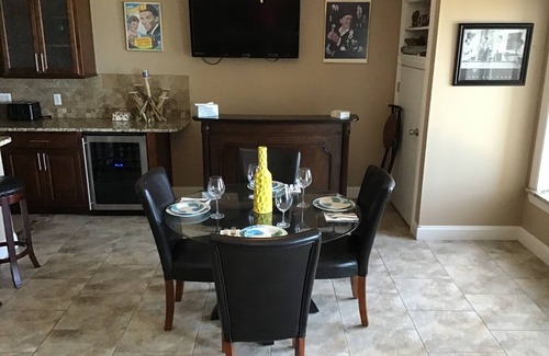 Geneva Condo | Lakefront Condo 2br/2ba #208 Indoor pool, private beach/balcony Rent 3/4th free