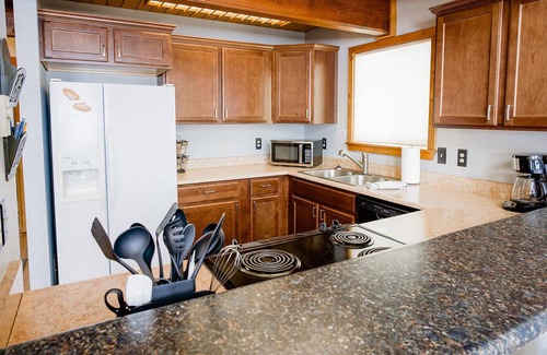 Pagosa Springs House | Lakefront Cottage backs up to Lake Pagosa, deck, firepit, 5min to town, Smart TV