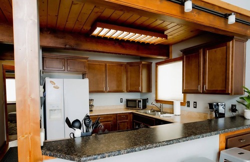 Pagosa Springs House | Lakefront Cottage backs up to Lake Pagosa, deck, firepit, 5min to town, Smart TV