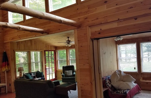 Remsen House | Lakefront Cottage (Hinckley Lake)