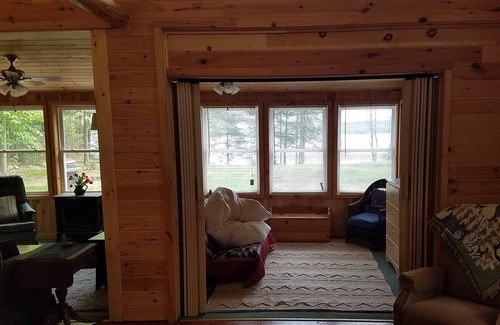 Remsen House | Lakefront Cottage (Hinckley Lake)