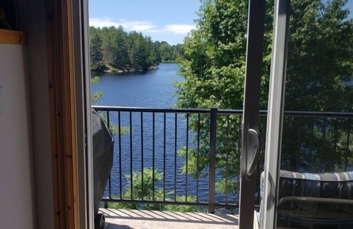 Gravenhurst Cottage | Lakefront Cottage in Muskoka, with Lake Views from Every Room
