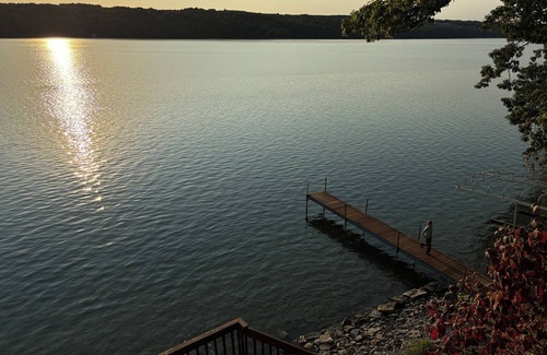 Moravia Cabin | Lakefront Cottage in a small Cove on the Eastside of Owasco Lake