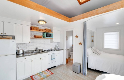 Montauk Apartment | Lakefront Cottage in Montauk, Open-Concept Studio with Updated Kitchen and.