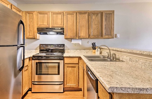 Dillon Condo | Lakefront Dillon Condo w/Pool Access: Near Skiing